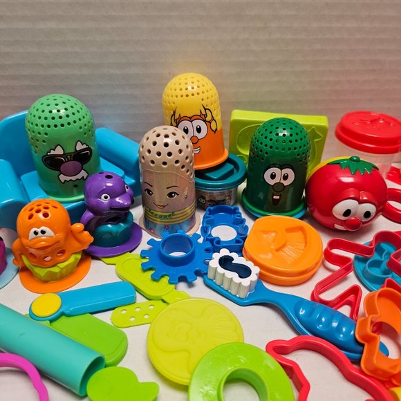 Lot Playdoh Tools Veggie Tales Buzz n Cut Fuzzy  Molding Playset - Picture 3 of 16